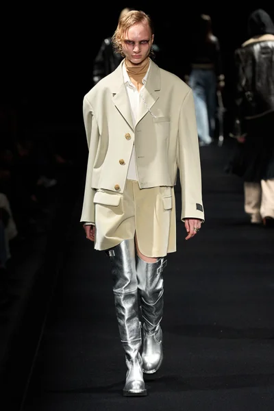 Look 34